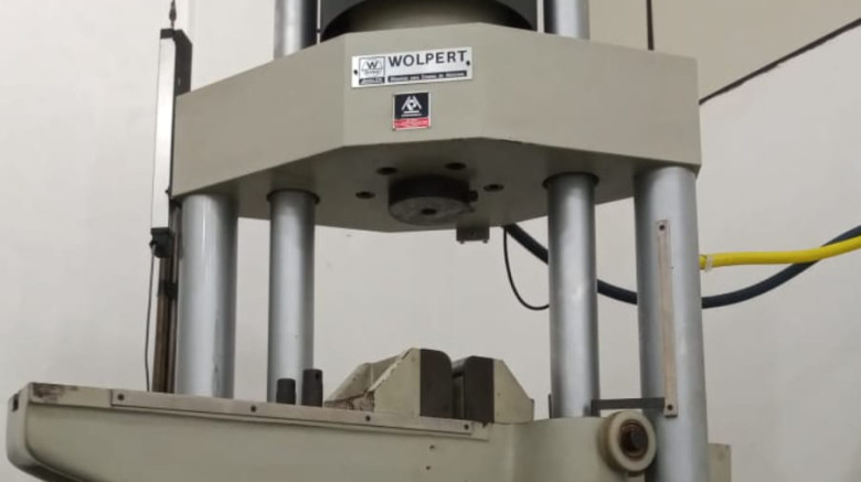Máquina de Ensaio de Tração Wolpert/Amsler Modelo 60 TUZ-M760