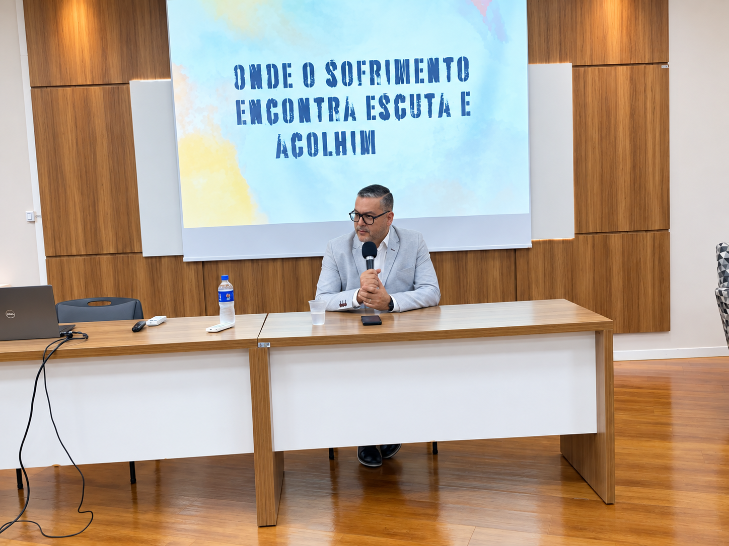 Palestra sobre escuta e acolhimento