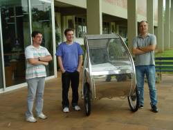 Com os orientadores do projeto, Maurício de Campos e Paulo Sausen