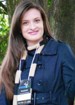 Deisi Fabrim, do 6º semestre de jornalismo, é uma das finalistas