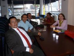 Professores da UPN Alexander Cely Rodriguez, Leonardo Fabio Martínez Pérez, Édgar Valbuena, Analida e a professora Helena Copetti Callai, da UNIJUÍ.